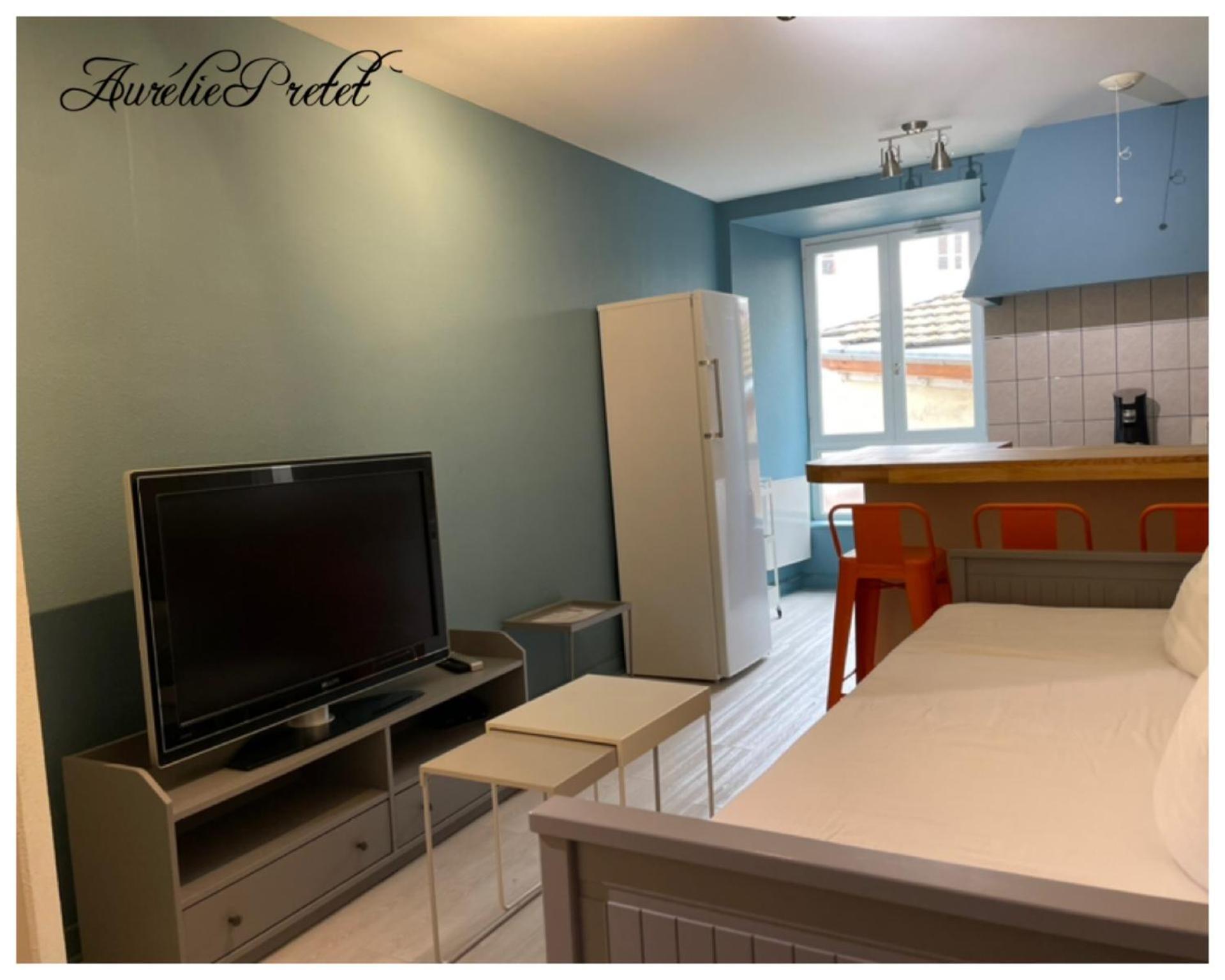 Appartement Porte Du Cantal Massiac Exterior foto
